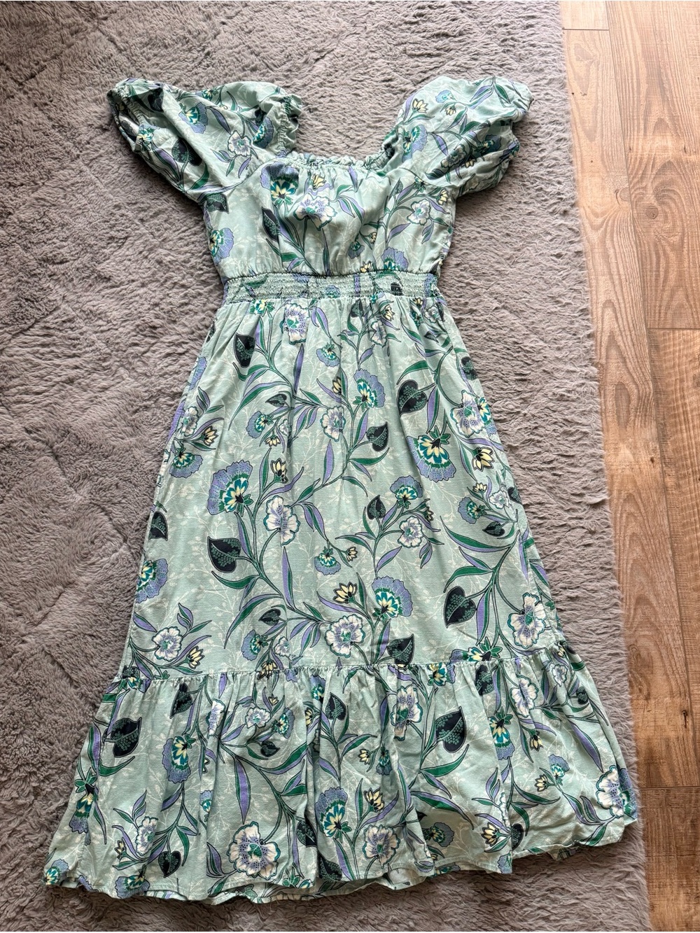 LOFT. Floral Puff-Sleeve Midi Dress in Sage Green. SIZE SMALL - Picture 2 of 4